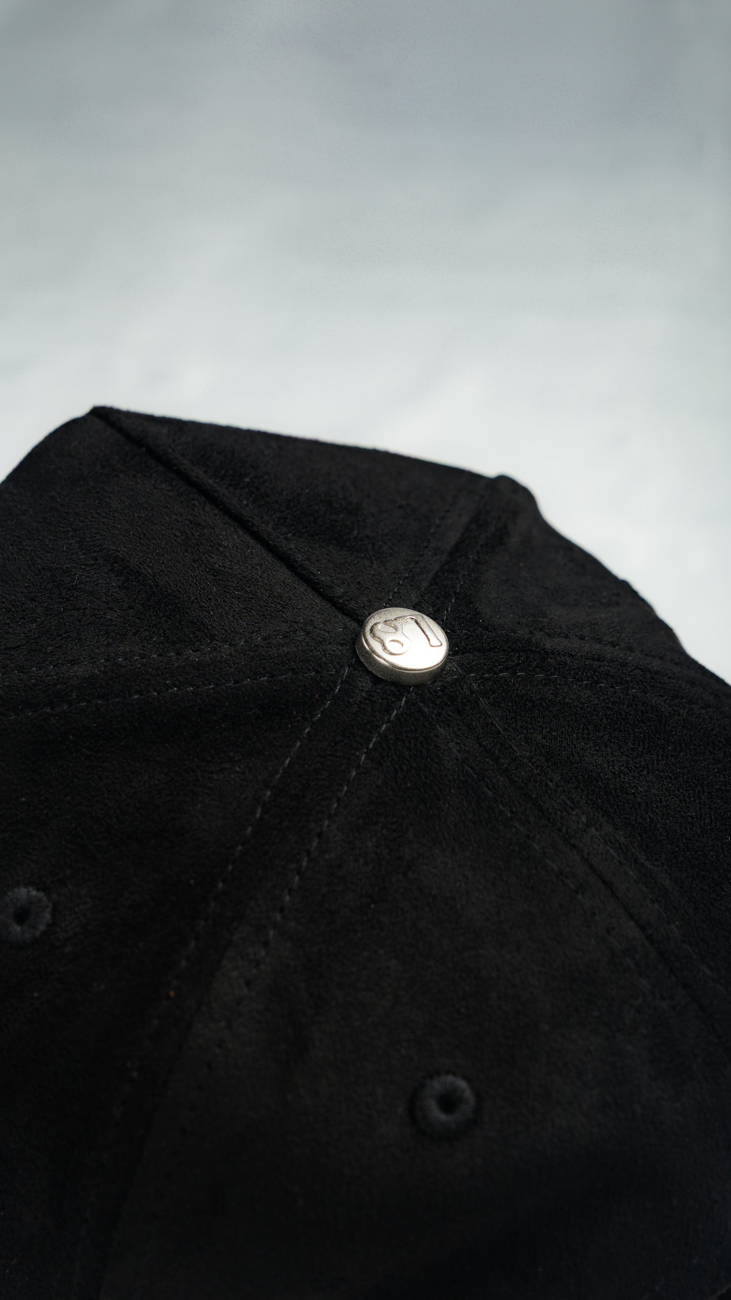 ALL BLACK L8 CHROME METAL